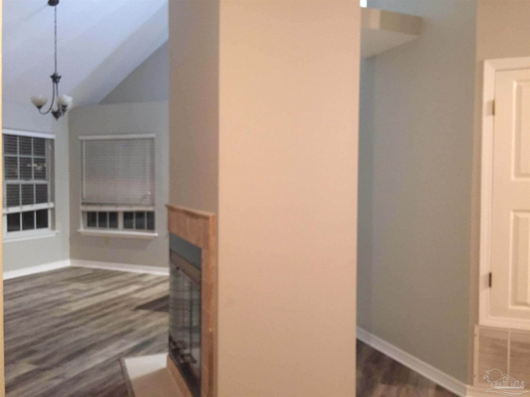 9404 Victoria Ln – photo 3