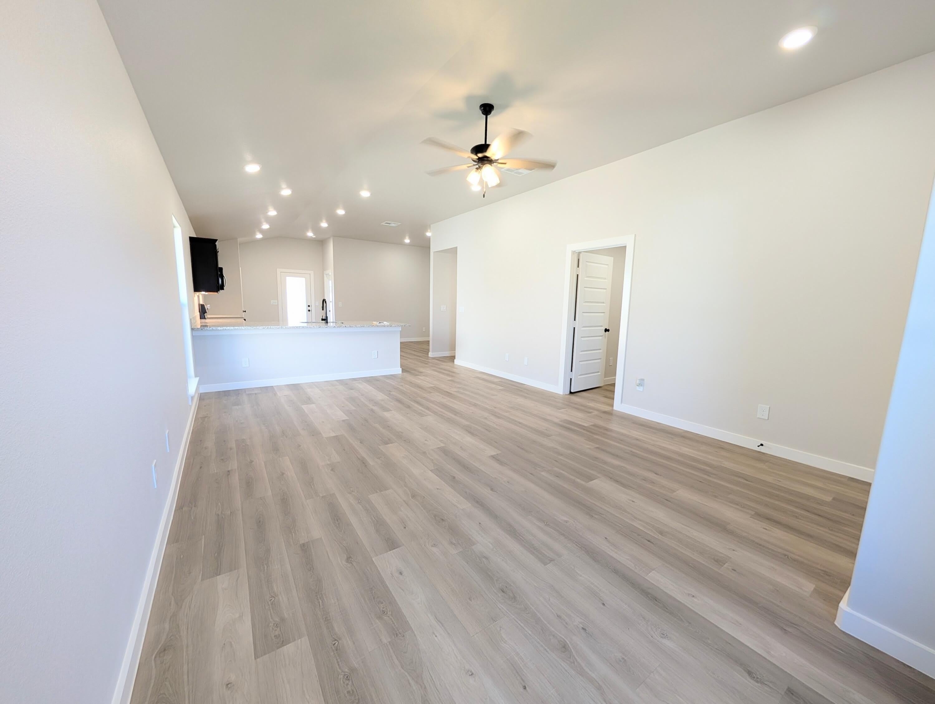 3220 Cottonwood Avenue – photo 3