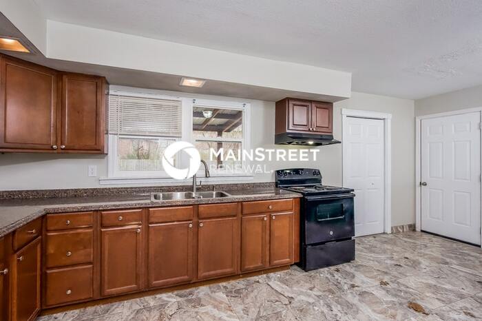 7412 Lesane Drive – photo 5