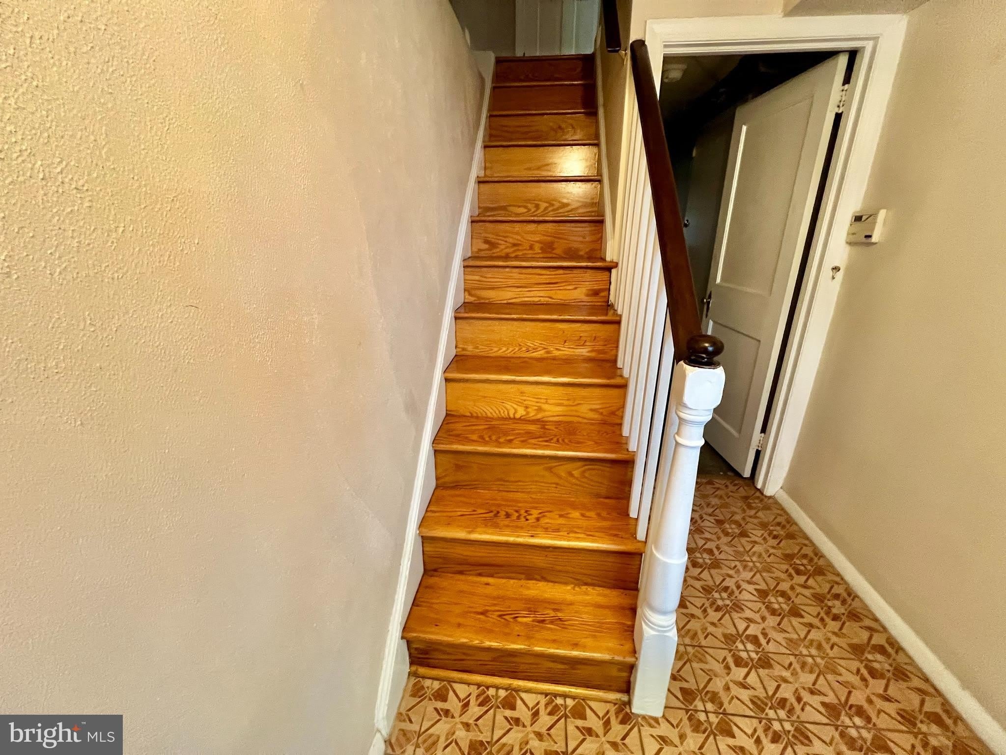 6919 SPRAGUE Street – photo 2