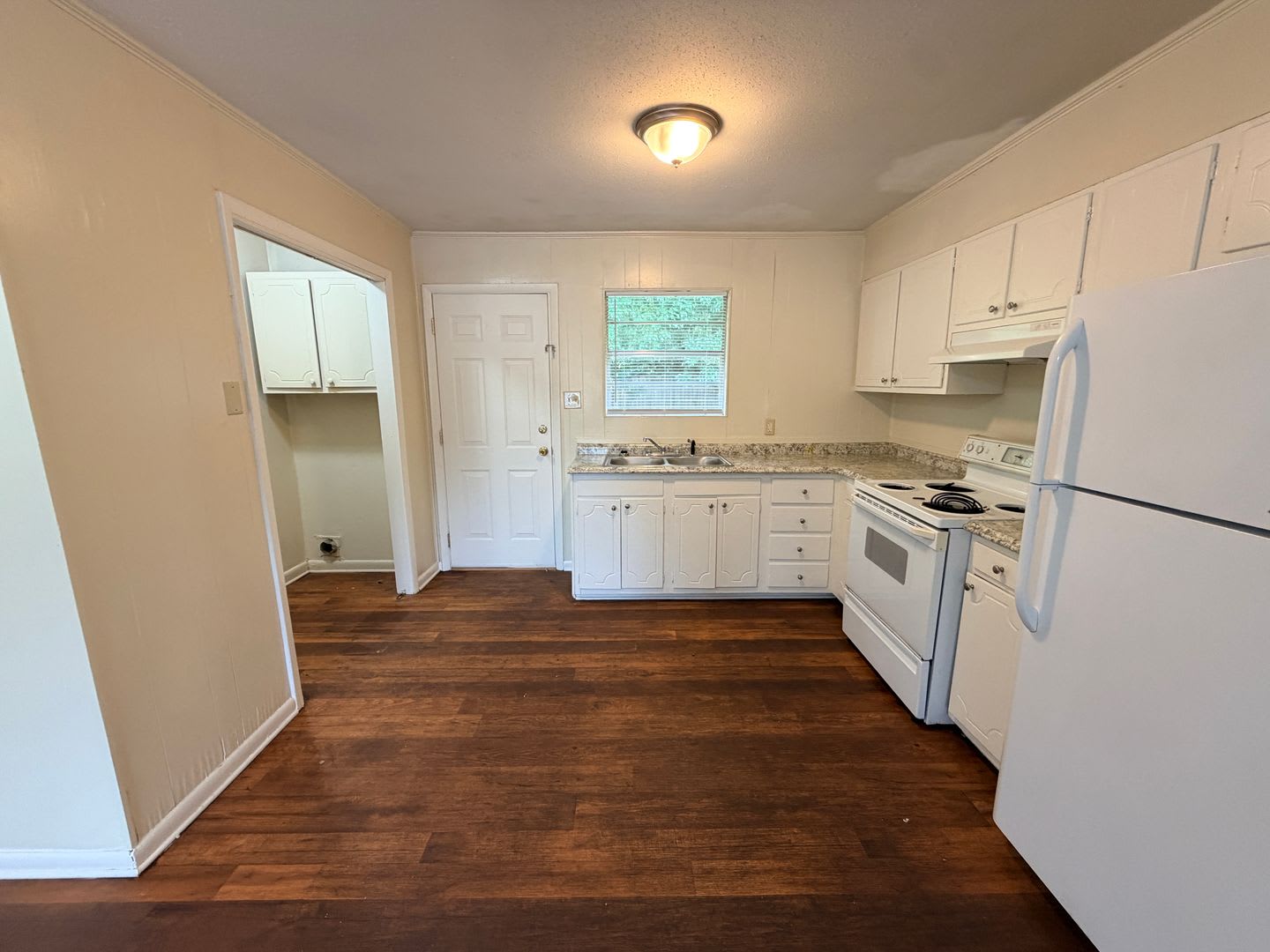 2Bed/1Bath Duplex – photo 4