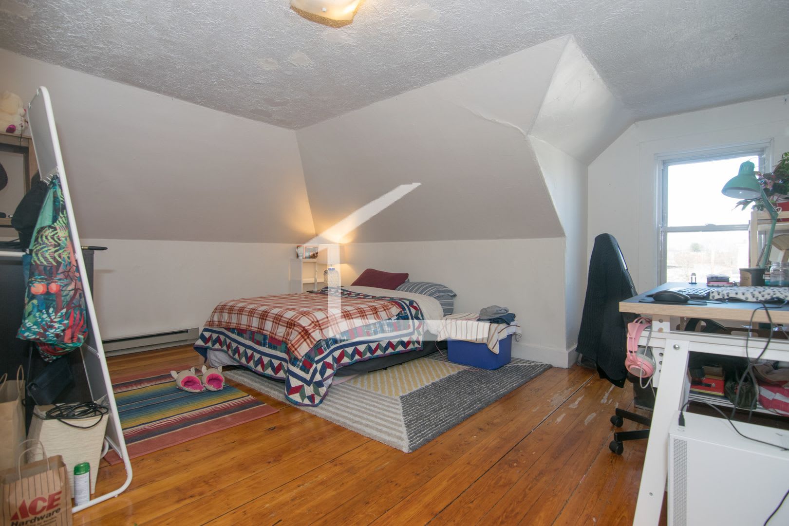 Large 3 Bed Unit Near The Green Line And Bu With Parking – photo 4