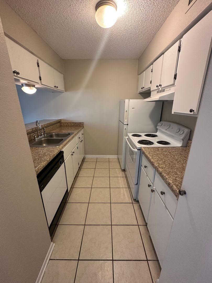 1BD/1BA Condo located on the Germantown/Memphis Line! – photo 5