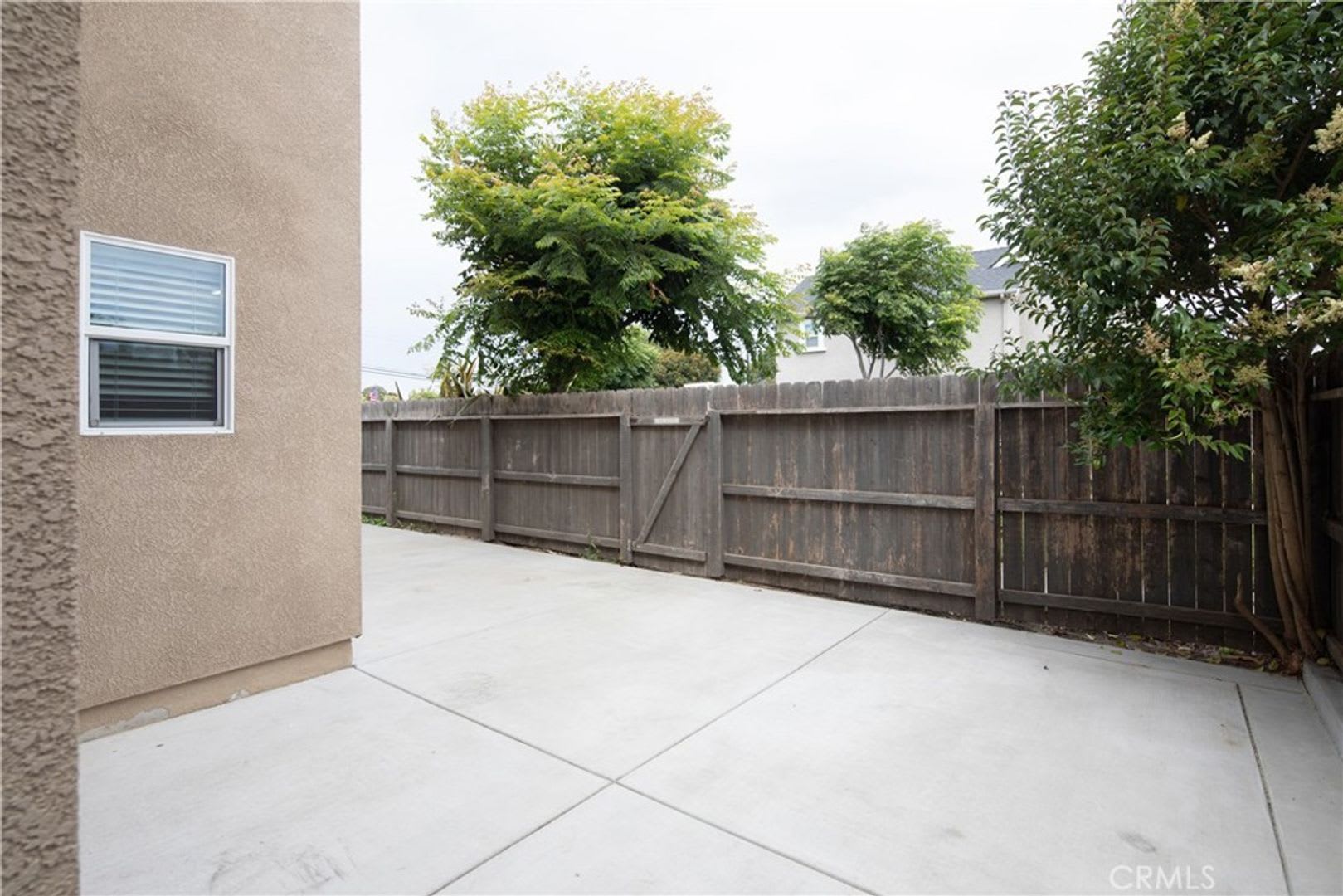 3-Bedroom, 2.5 Bathroom HOUSE with 2-car Garage in Gated Community! – photo 4