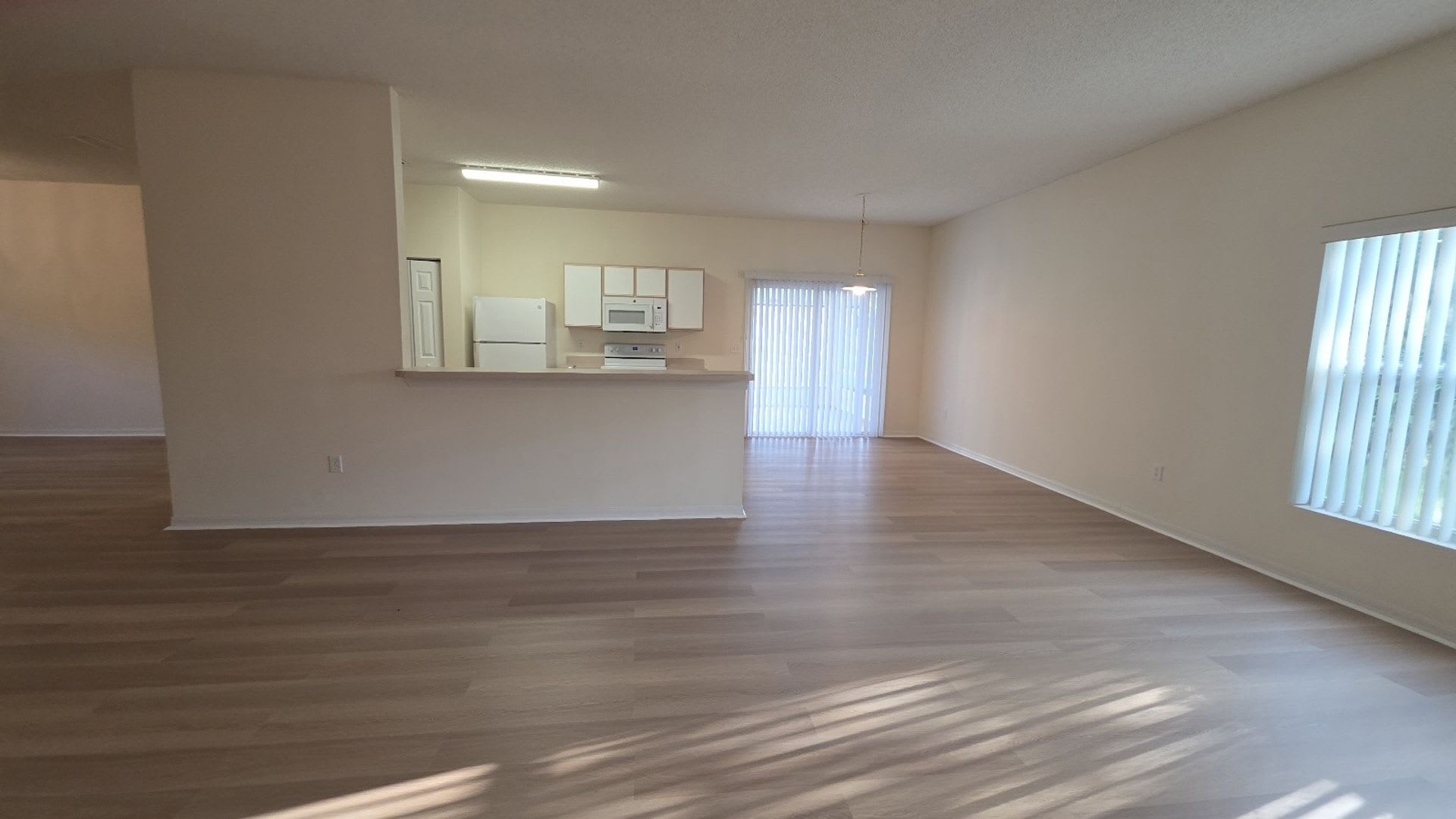 Newly renovated 3 bed, 2 bath home located minutes from Palm Coast dining, shopping, and the beach – photo 5