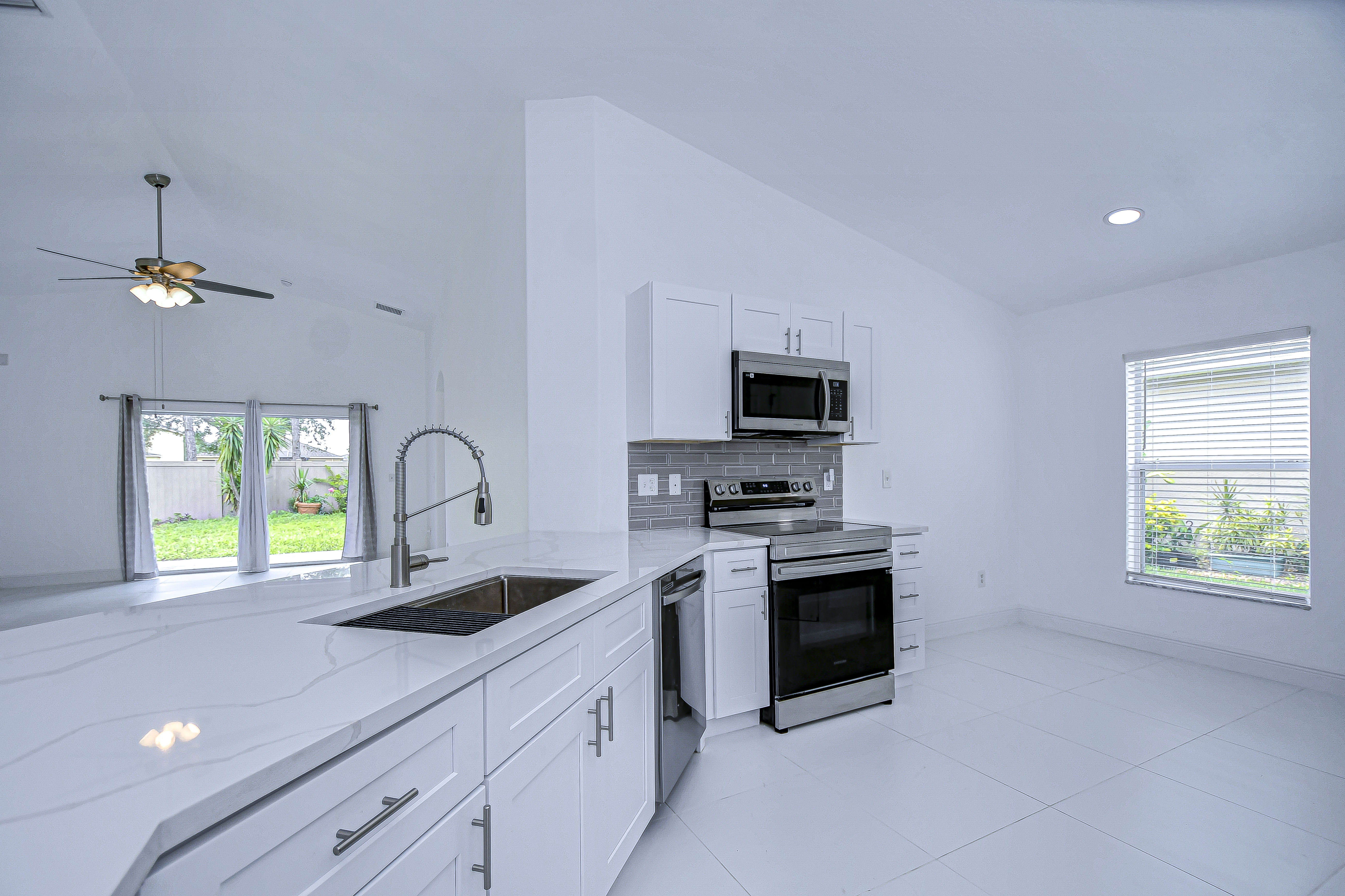 2227 Colville Chase Dr – photo 4
