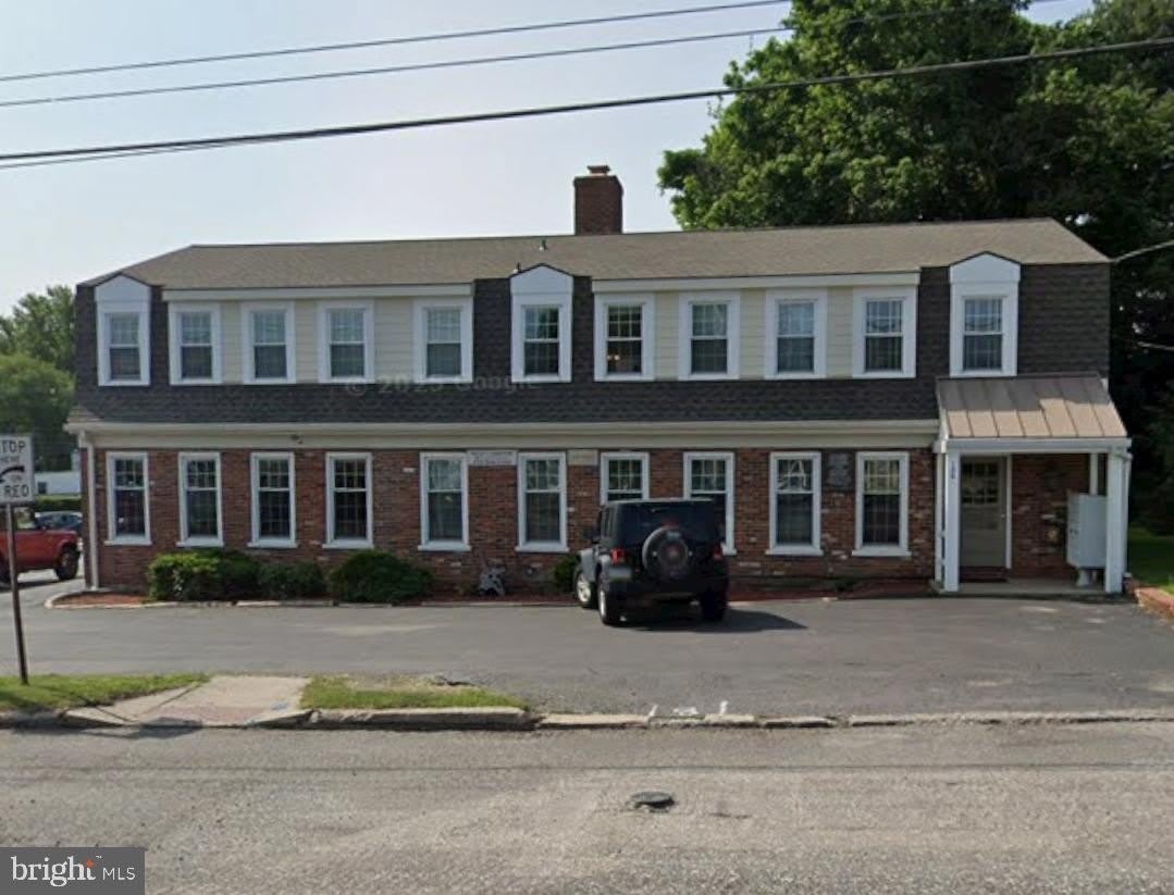 136 W LANCASTER Avenue – photo 1