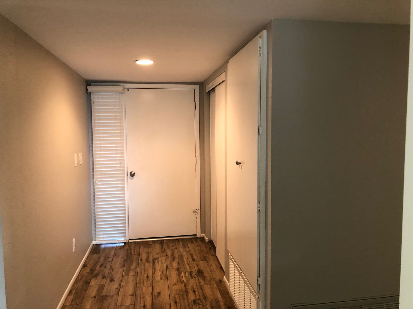 Updated Home With Lake Views In Leisure World A 45 Active Adult Resort Community Available May Through October 2026 Then April 2027 – photo 3
