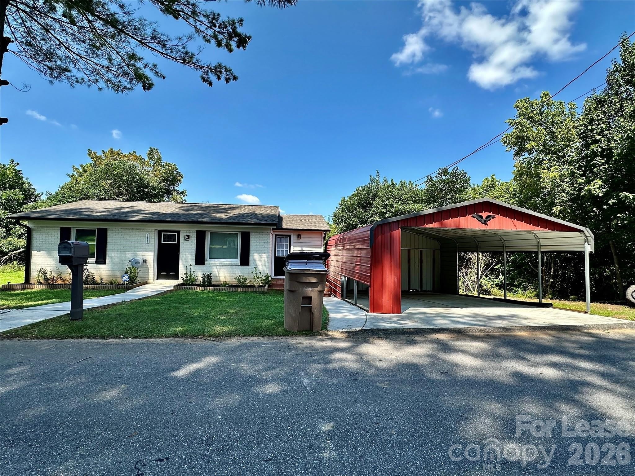 811 Kennedy Street – photo 3
