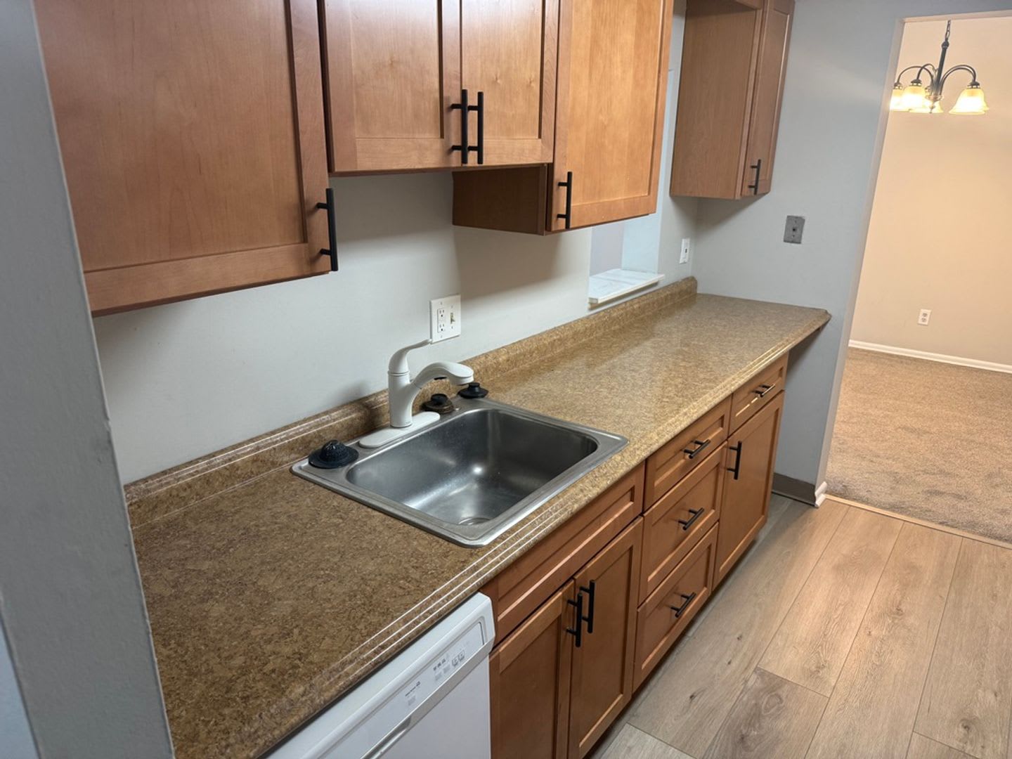 Bright Spacious Condo In Sought After Glenhardie Community – photo 2