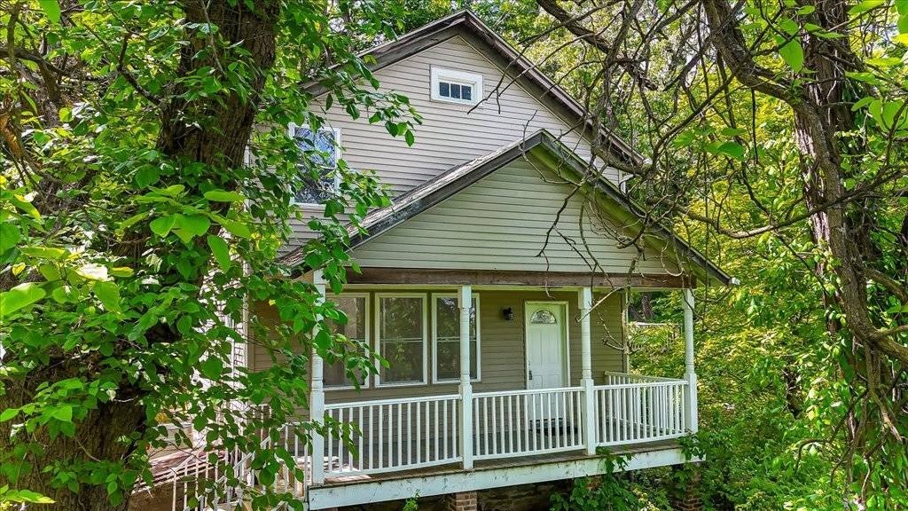 629 South Road – photo 1