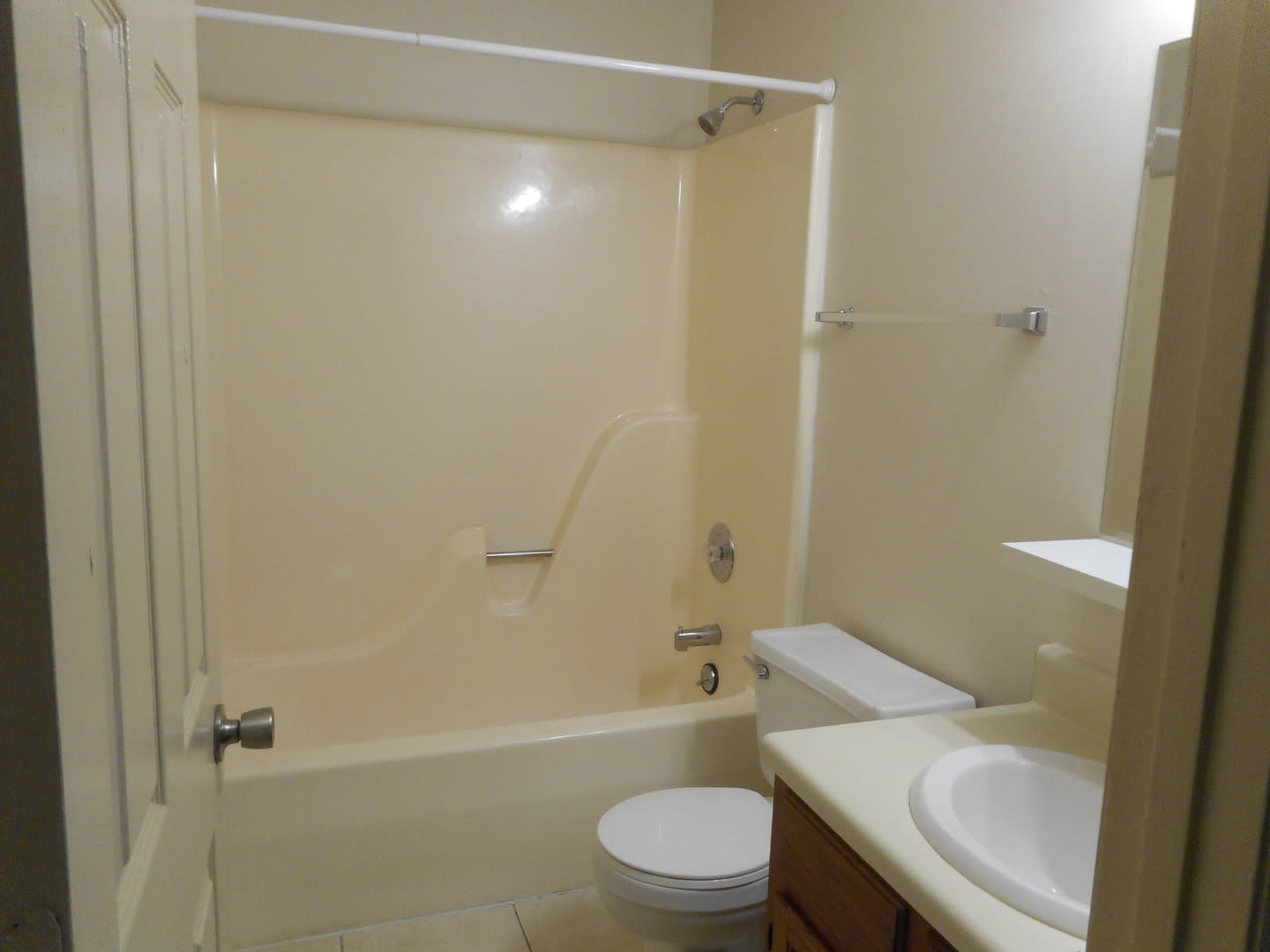 1 Bedroom, 1 Bath Cozy Apartment – photo 5