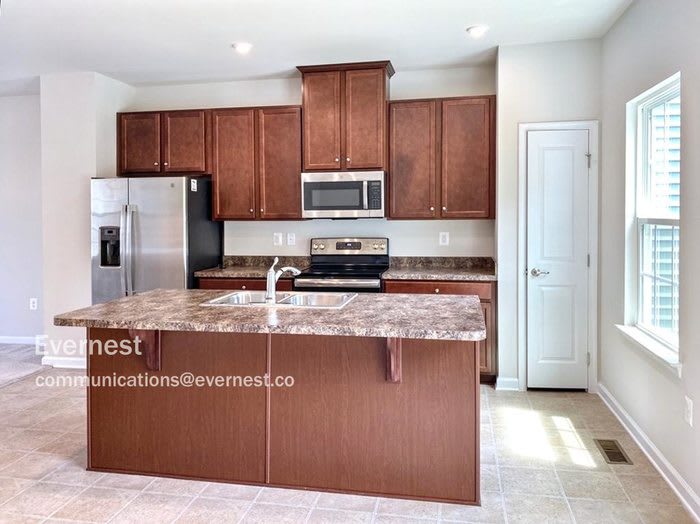 8433 Devries Lane – photo 5