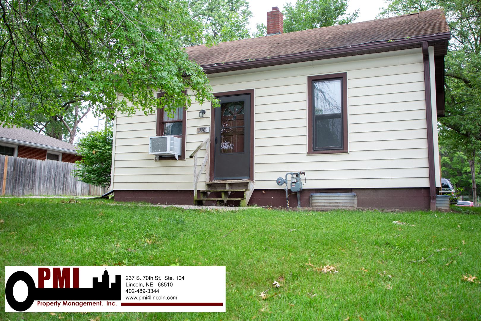 1 Bedroom, 1.5 Bathroom, House For Rent Available Now! – photo 1