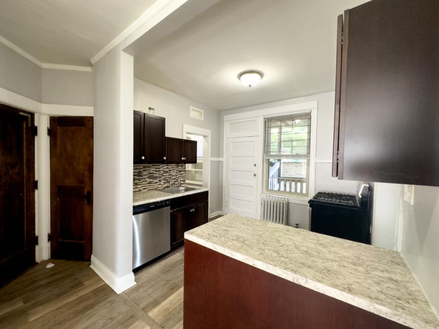 1222 Rosemont – photo 2