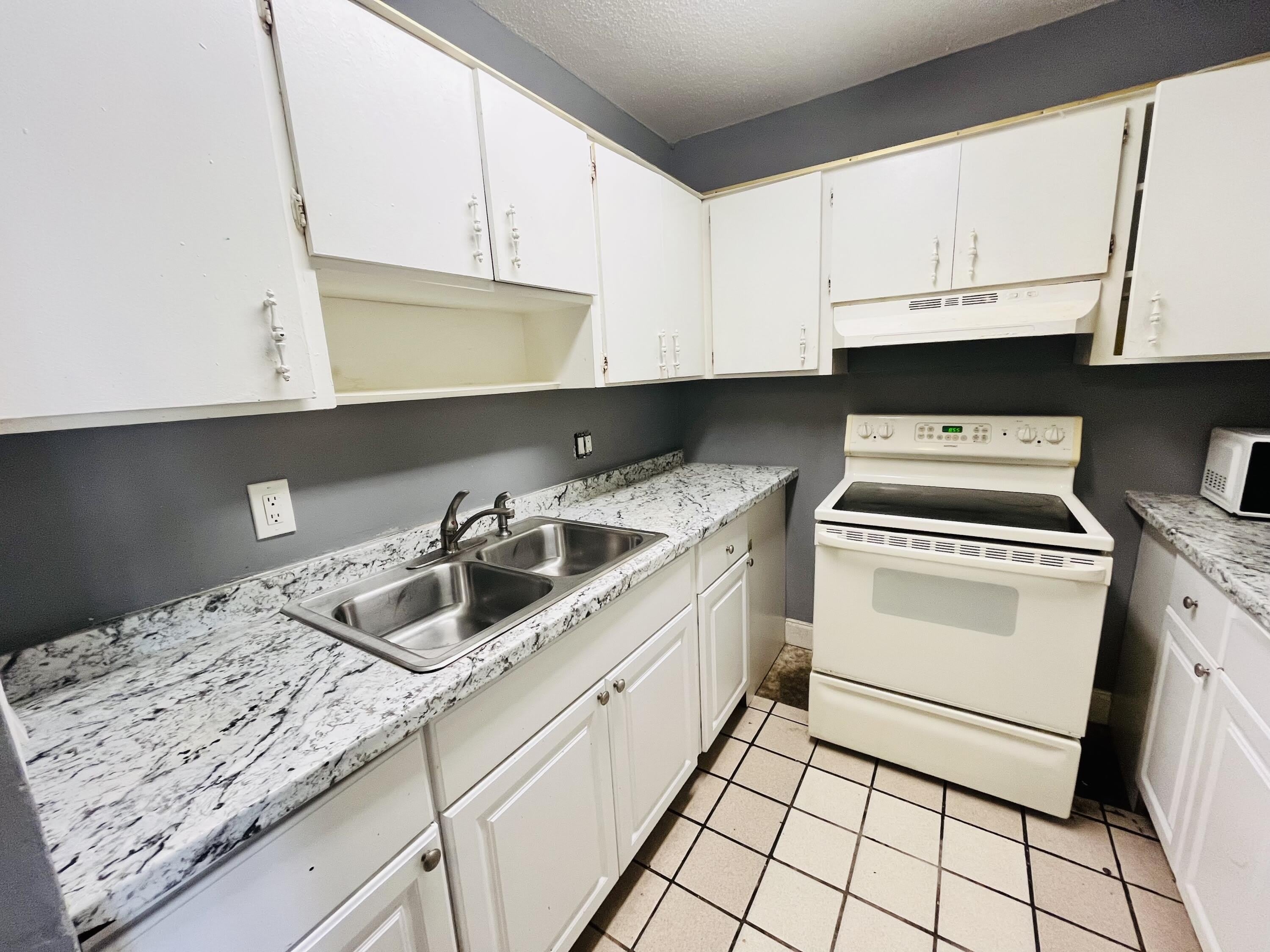 635 SW 20th Court N – photo 3