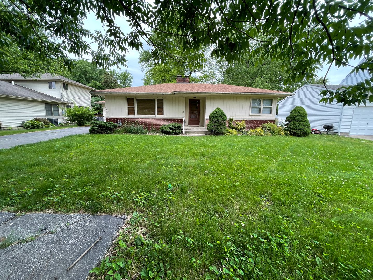 3 Bedroom House Close To Ross Ade And Mackey Waived Application Fees – photo 2