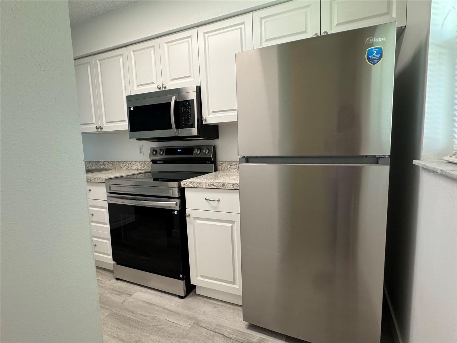 6428 HAMLET Drive – photo 4