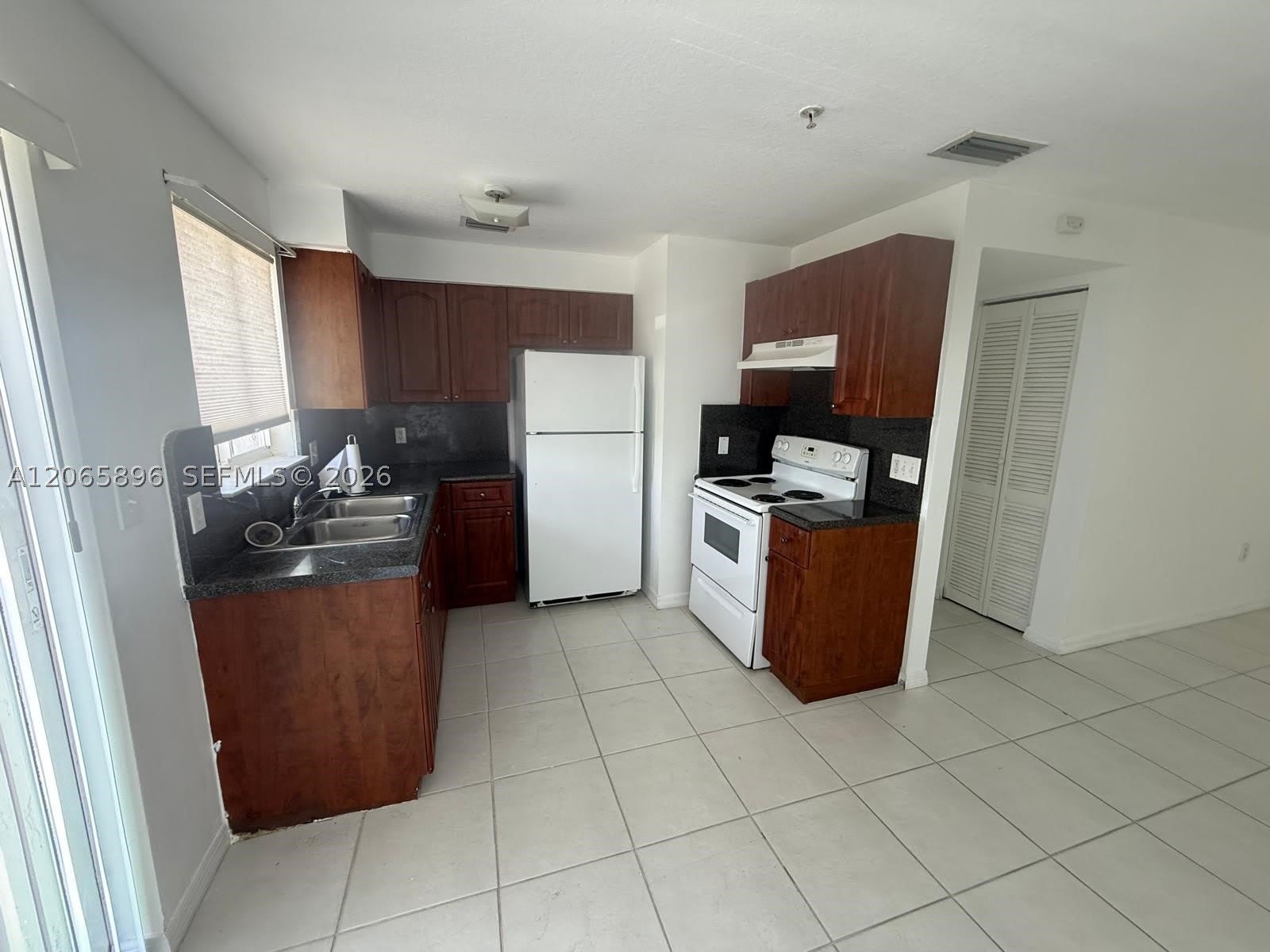 1453 Sw 3 St – photo 1