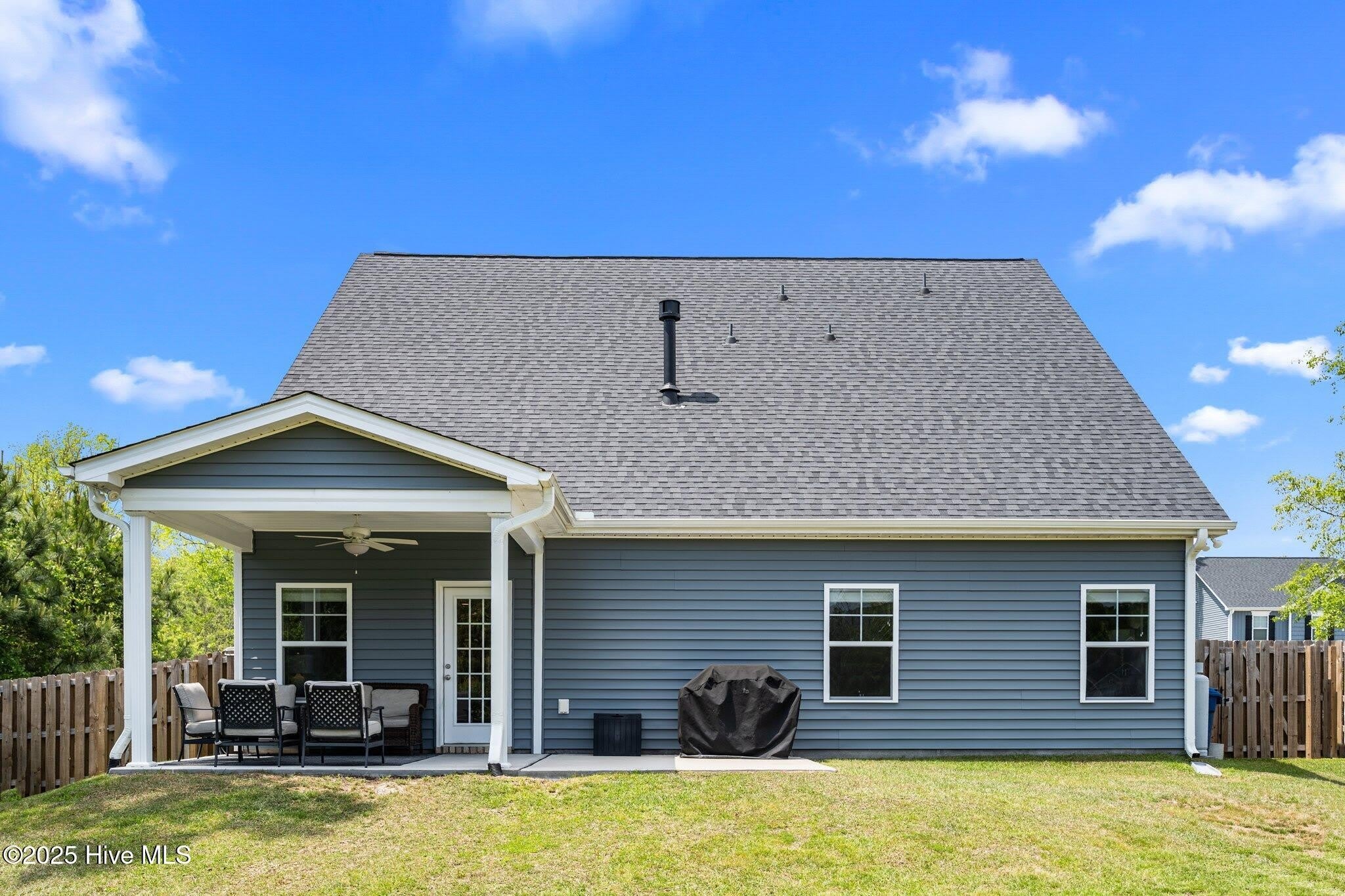 303 Red Cedar Drive – photo 3
