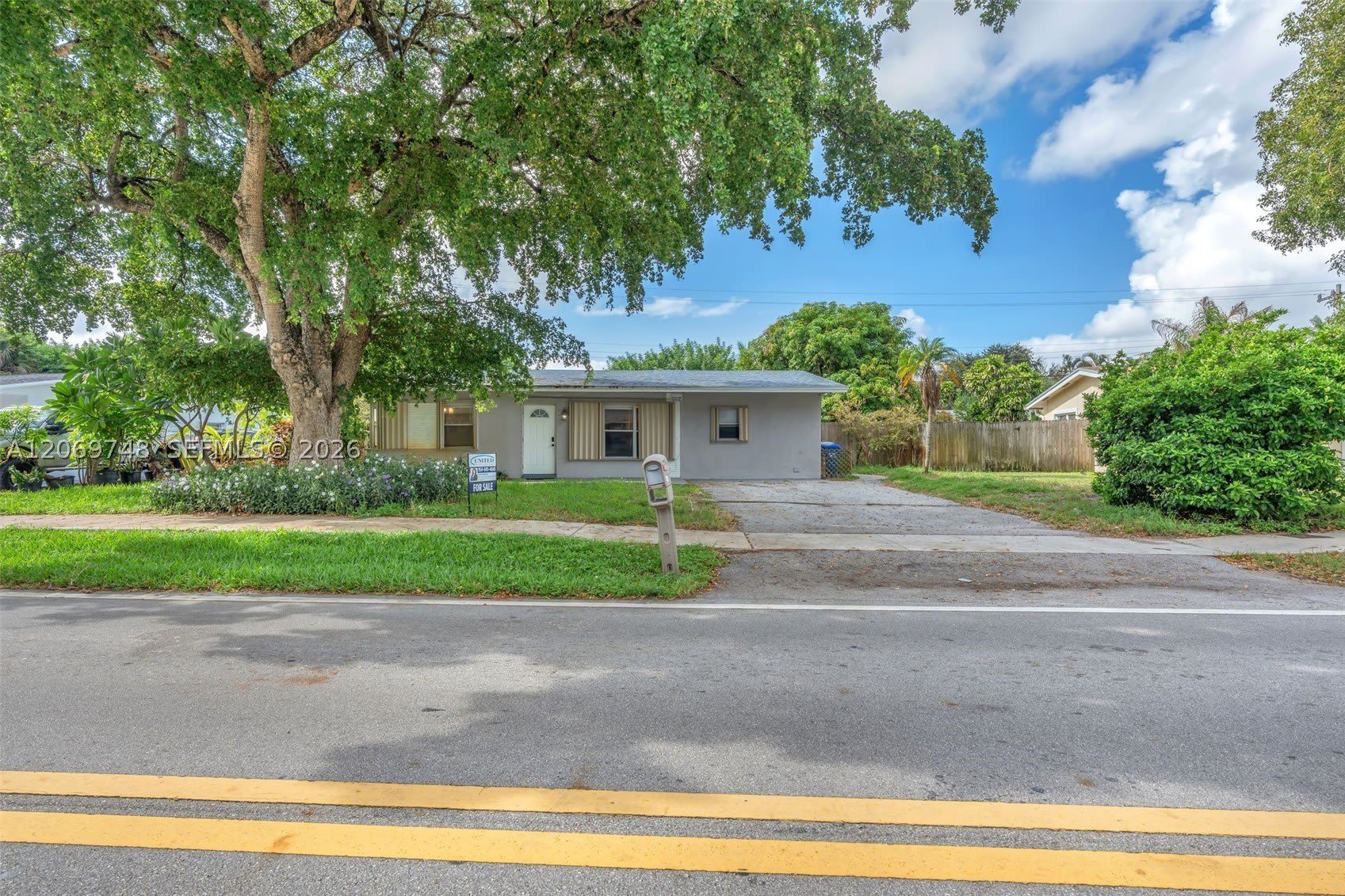 1640 NE 33rd St – photo 3