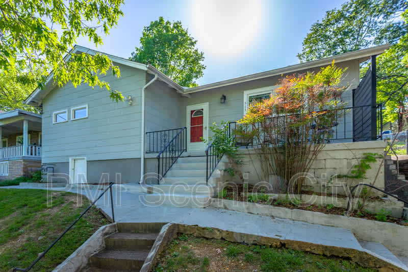 513 Lytle St – photo 3
