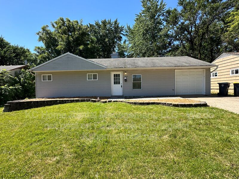 7803 E 107th St – photo 1