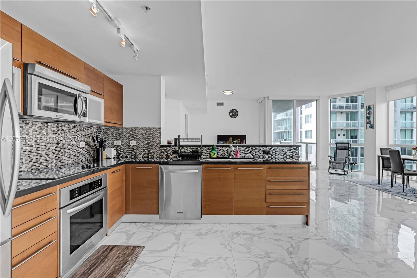 244 Biscayne Boulevard 4708, Miami, FL 33132 – photo 2