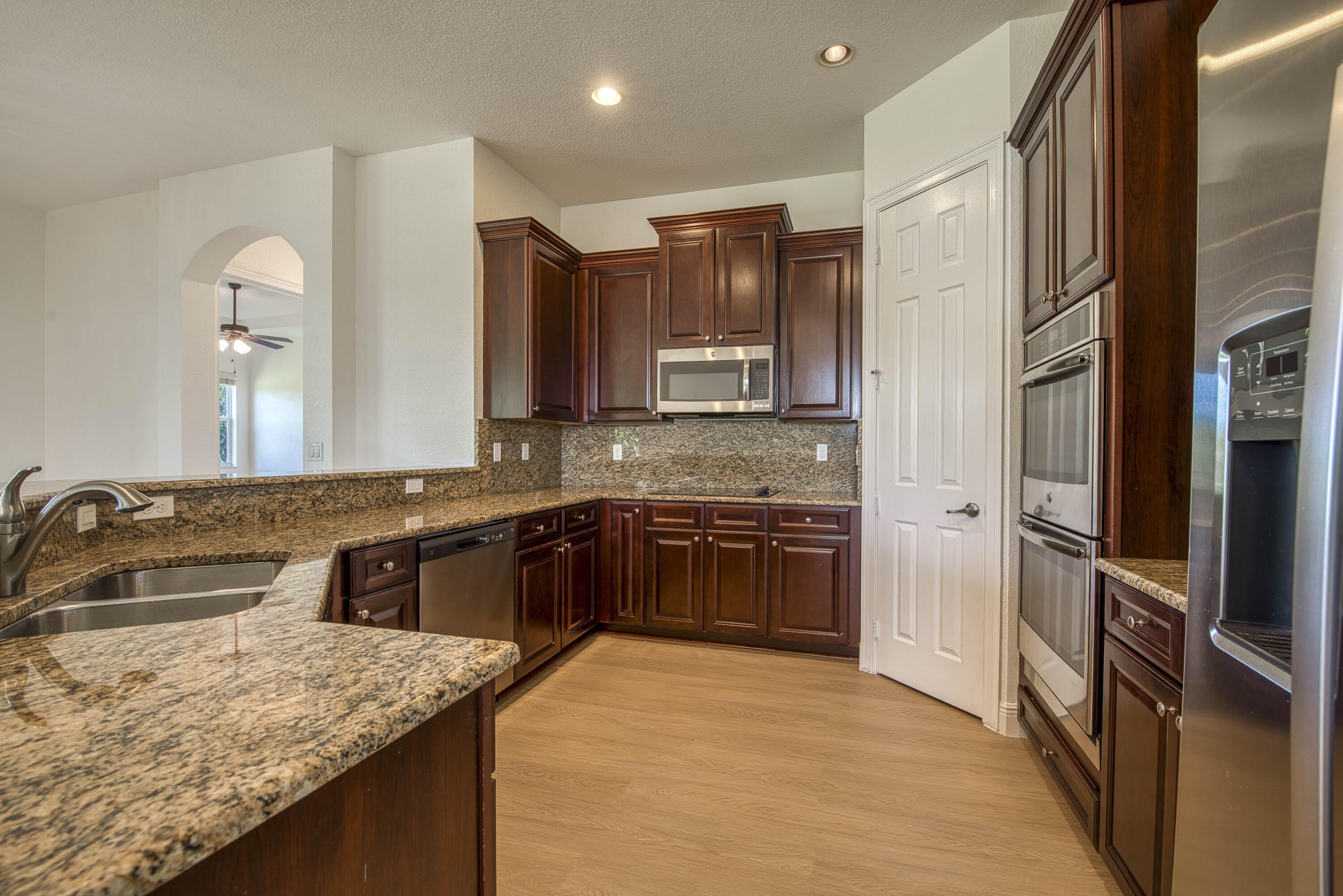 172 Manor Circle – photo 3