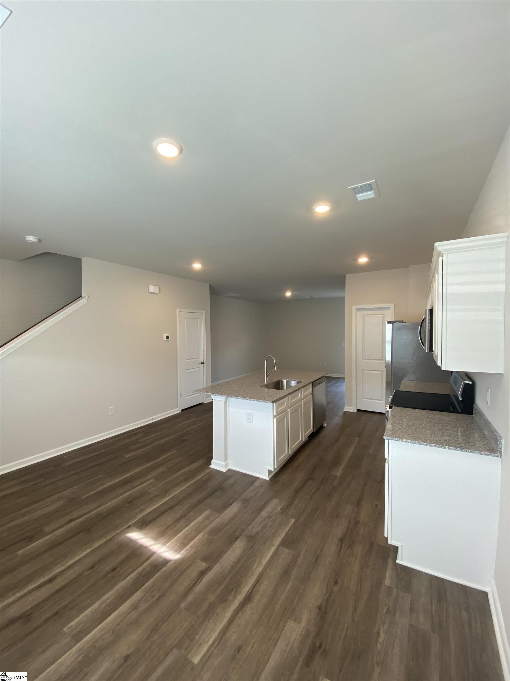105 Lowland Drive – photo 5