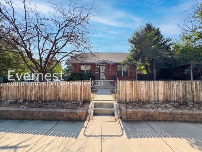 1800 South Washington Street – photo 2