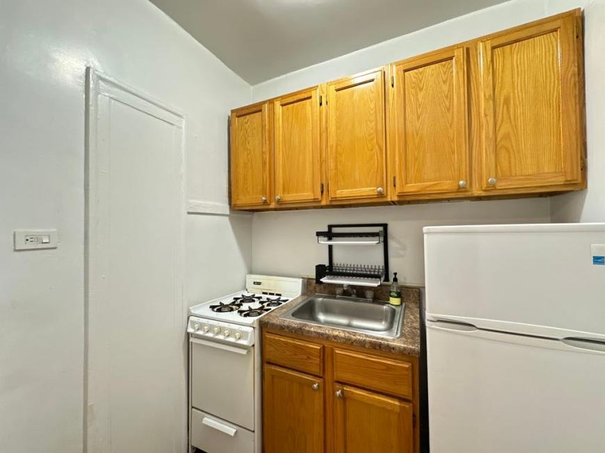 2534 Sawyer – photo 4