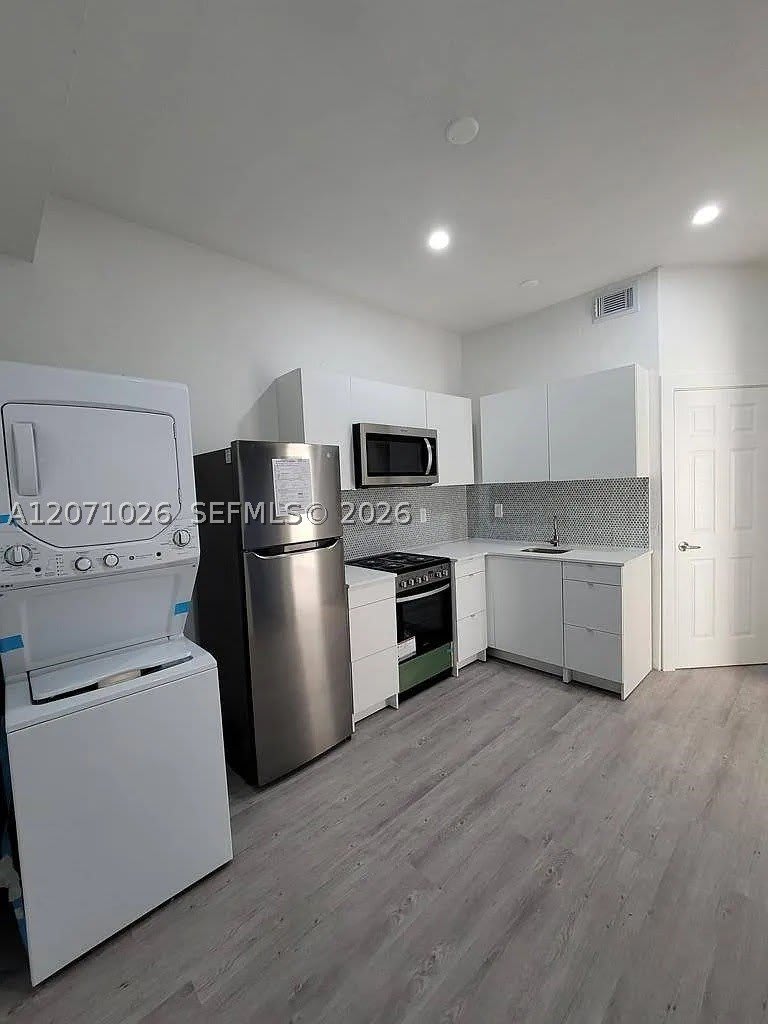 734 SW 4th St – photo 5