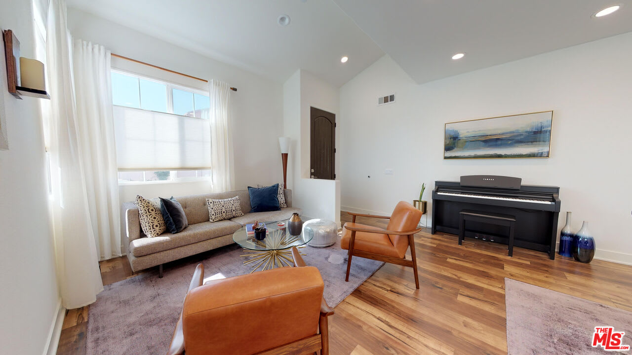 19725 Corbin Avenue – photo 3