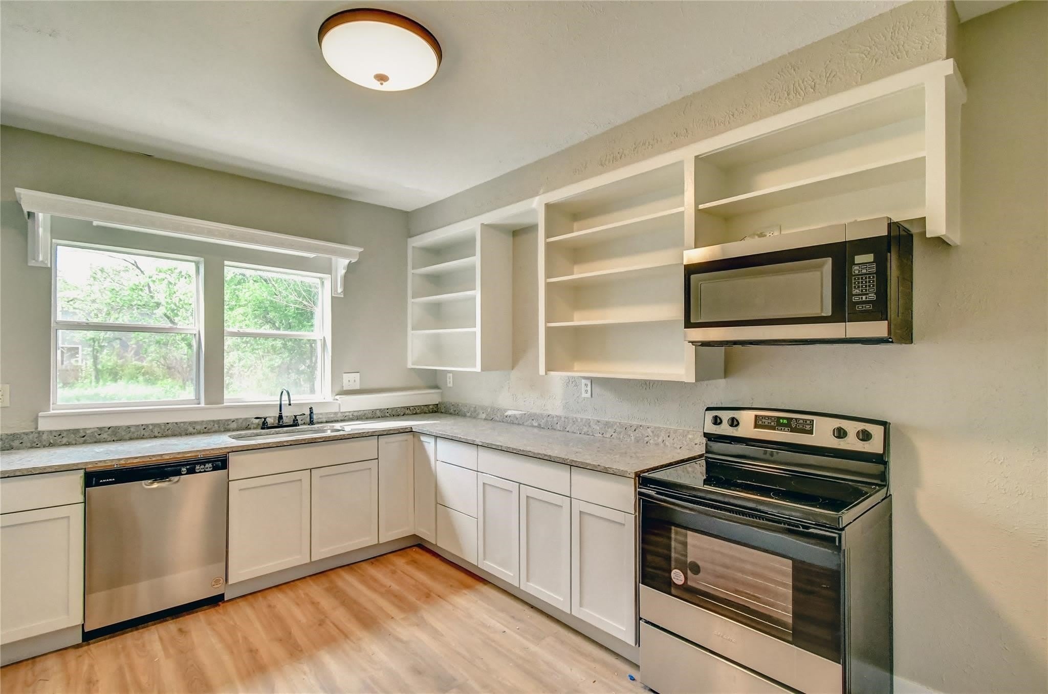 982 W Tarleton Street – photo 3