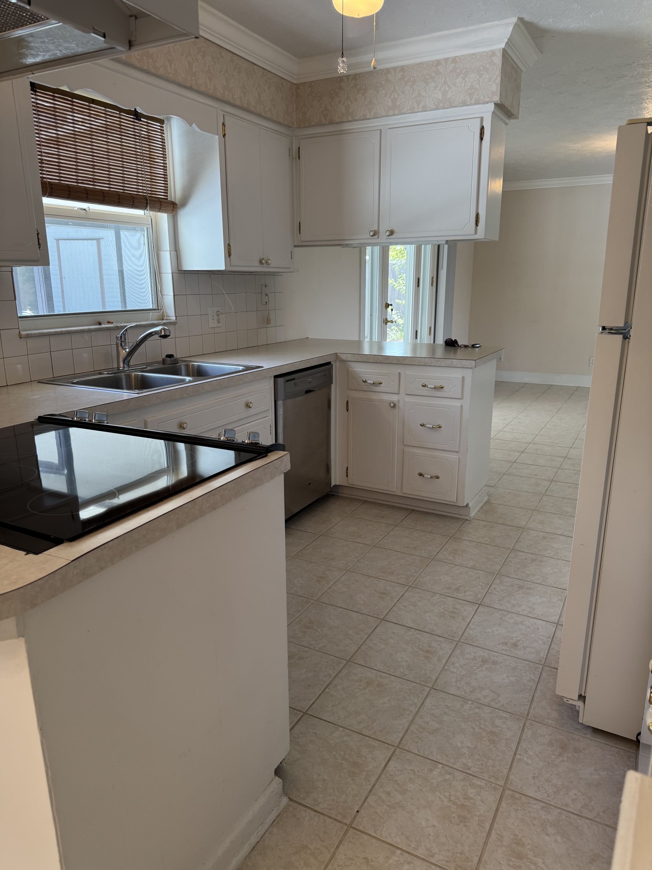 577 Cody Drive – photo 2