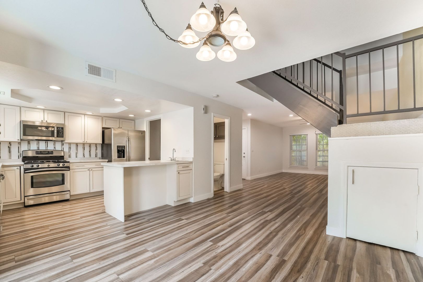 2 Bedroom 2 5 Bath Near Flamingo Torrey Pines – photo 4