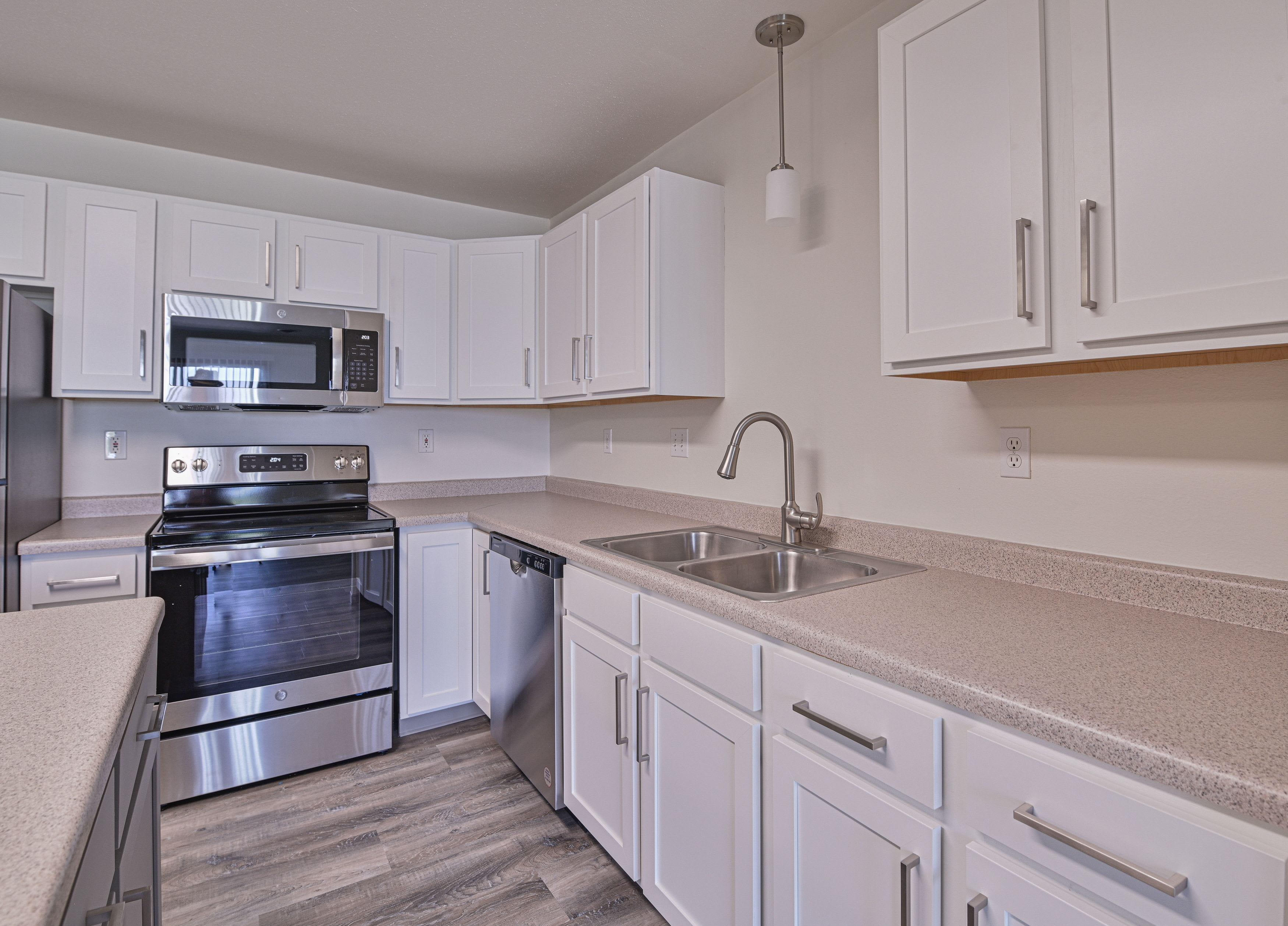 West Ridge Apartments – photo 1