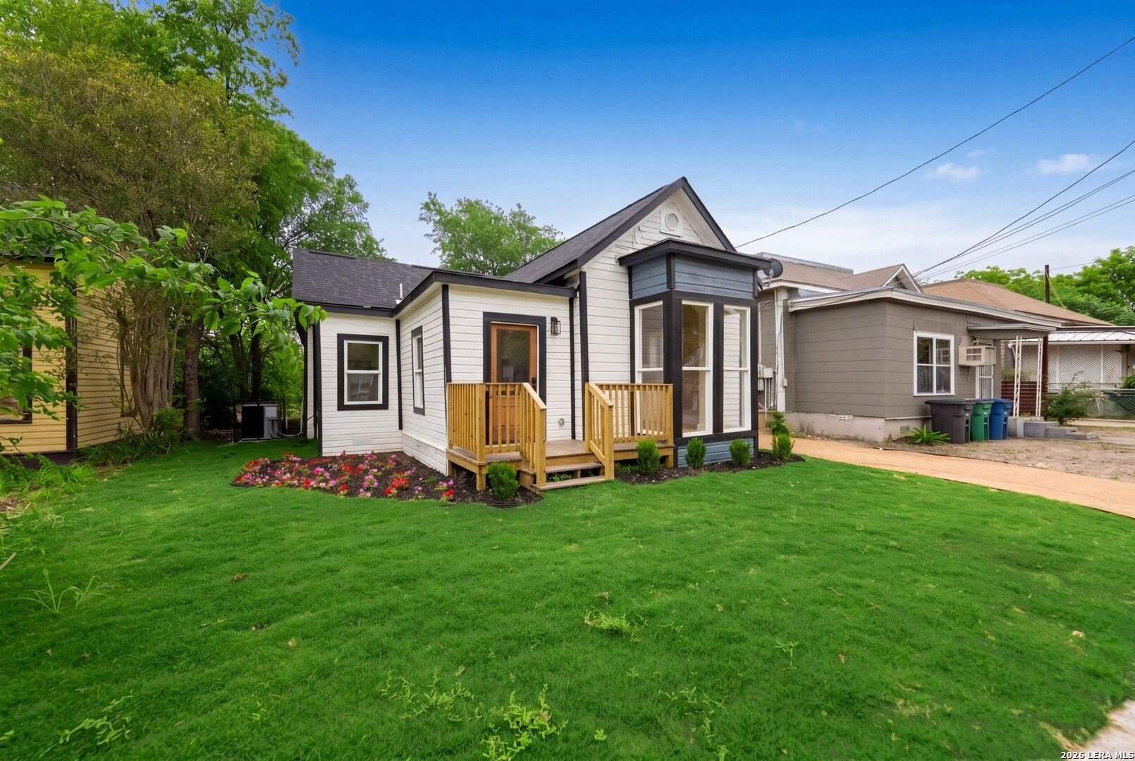 1122 N PINE ST – photo 2