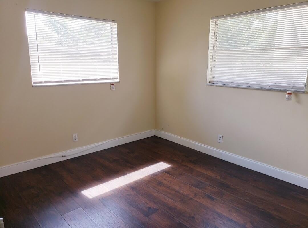 190 NE 40th Street – photo 3