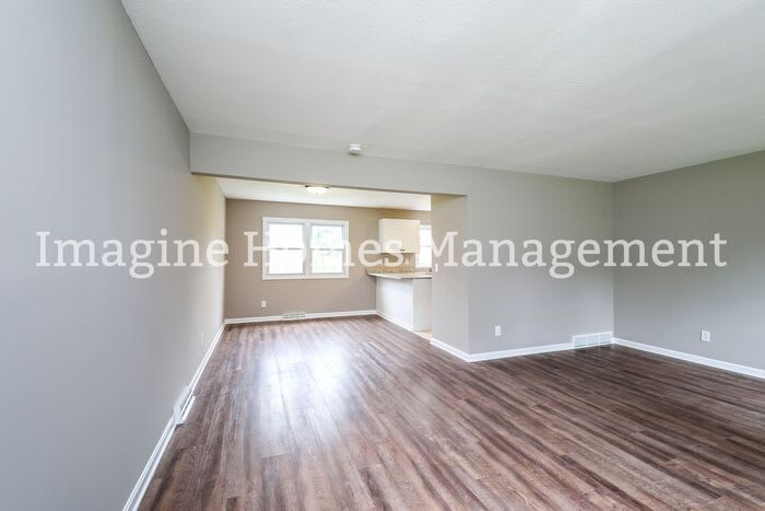 2351 Columbia Road – photo 4