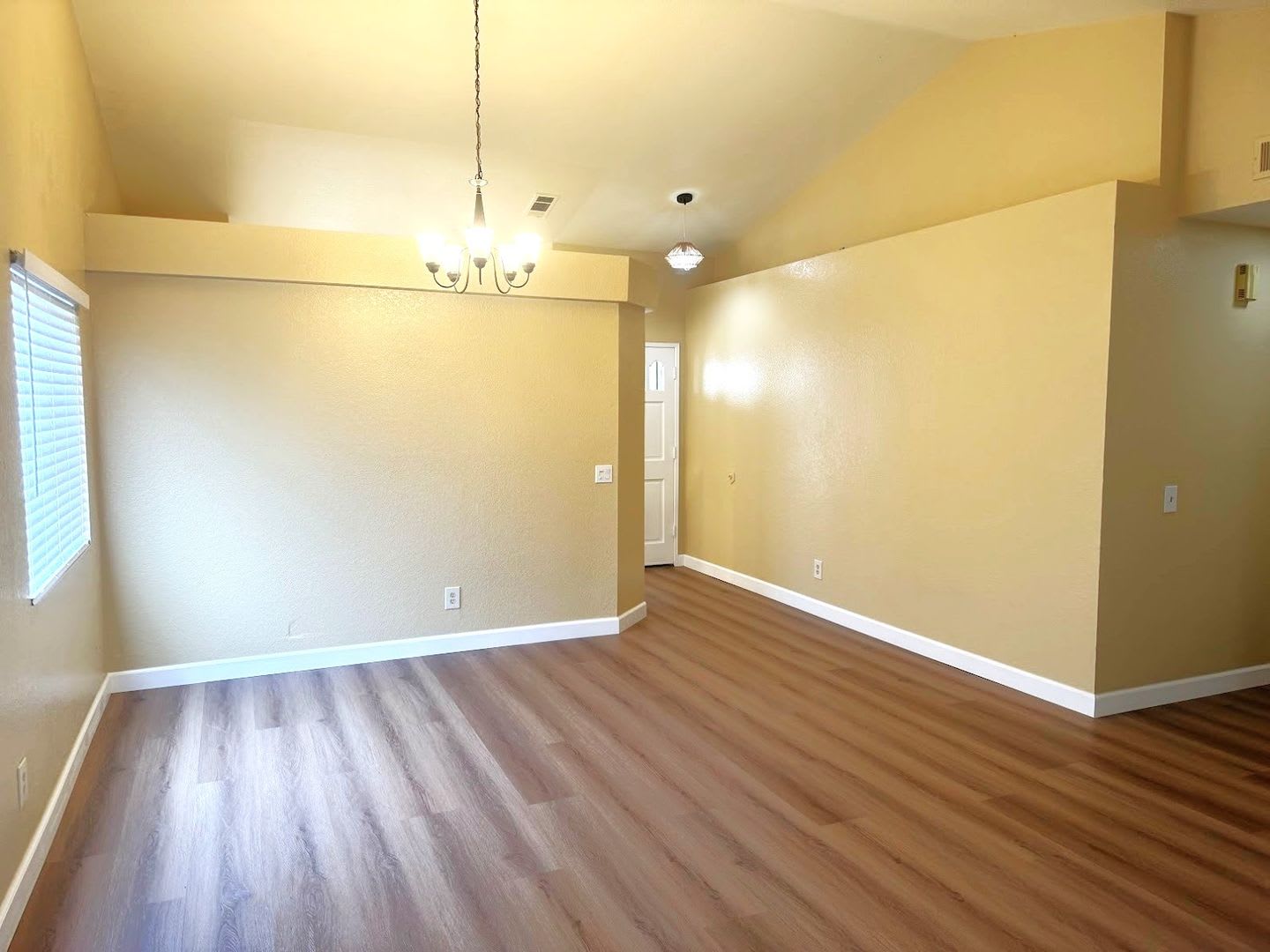 11968 MAPLE LEAF LN FONTANA 92337 (4 BED / 2 BATH) – photo 2