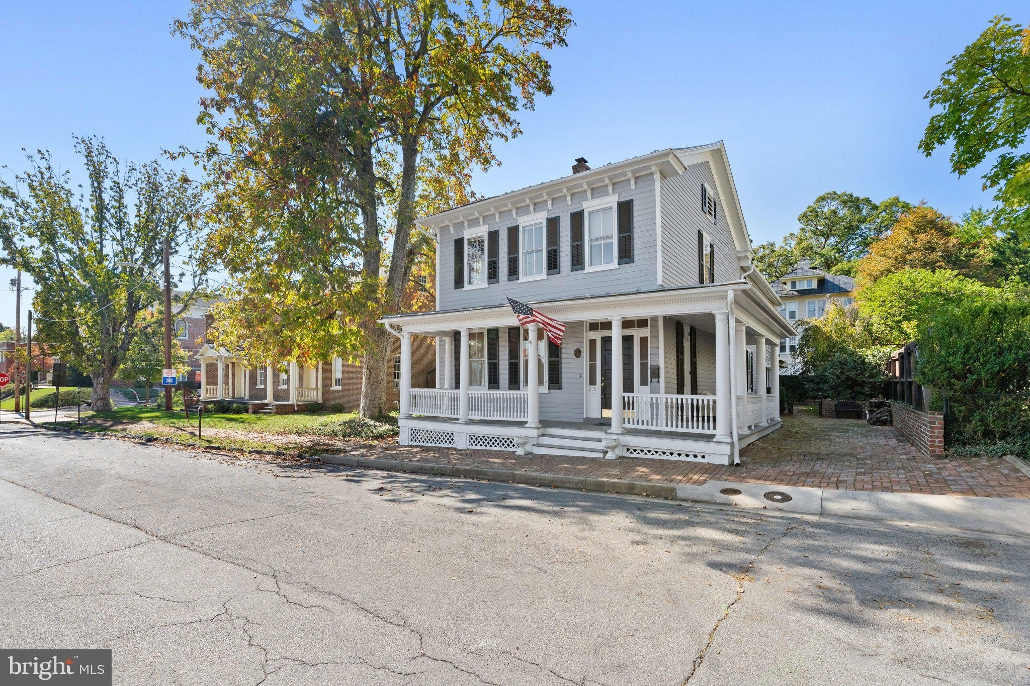209 N WASHINGTON Street – photo 2