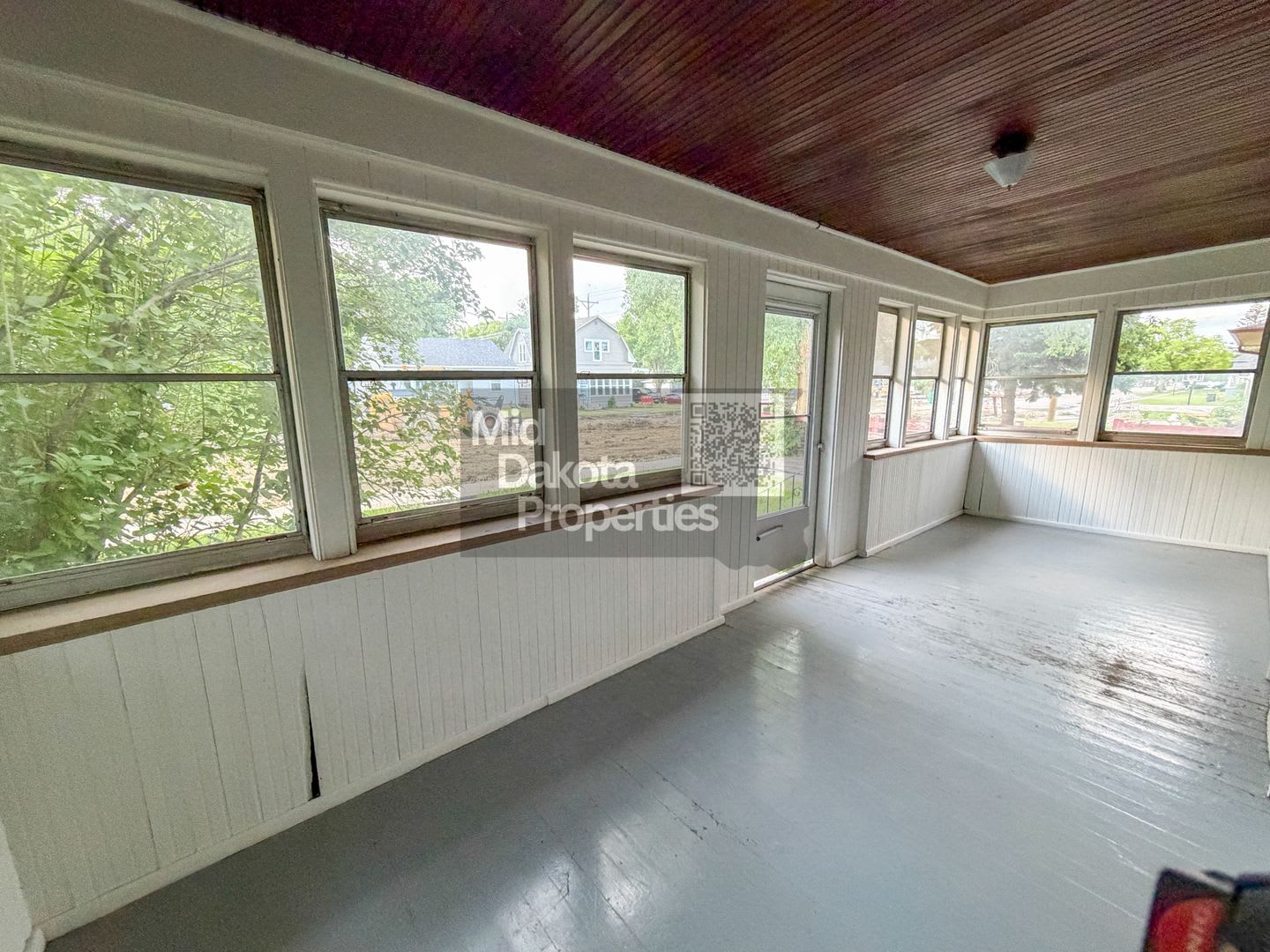 933 E 5th-3 Bedroom House – photo 3