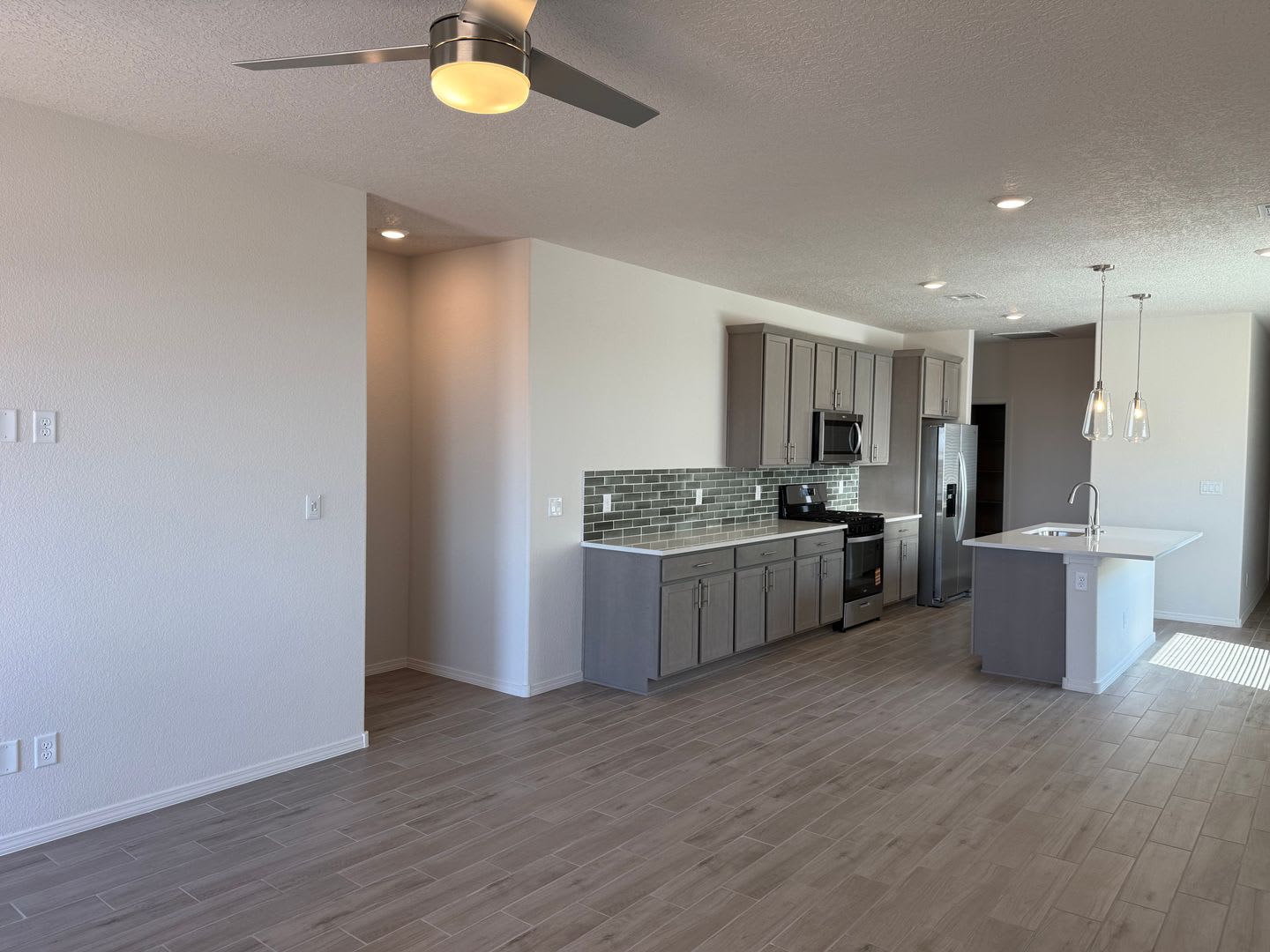 NEW DR Horton 3/BD 2/BA 2/CG – photo 4