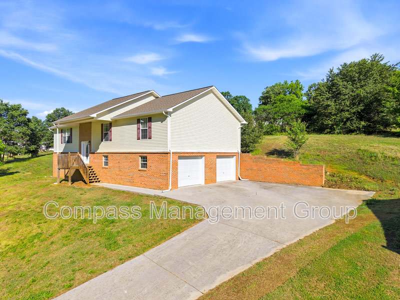 1690 River Bend Road – photo 2