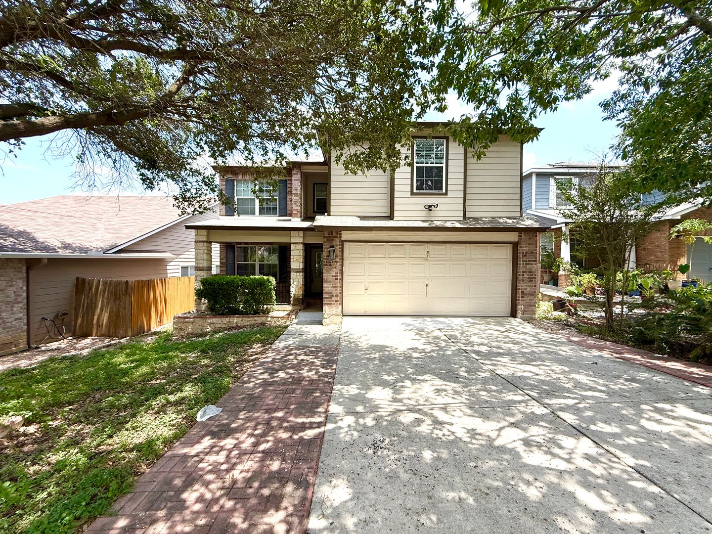 Move In Special Gorgeous Four Bedroom Home With Covered Patio Near Medical Center – photo 2