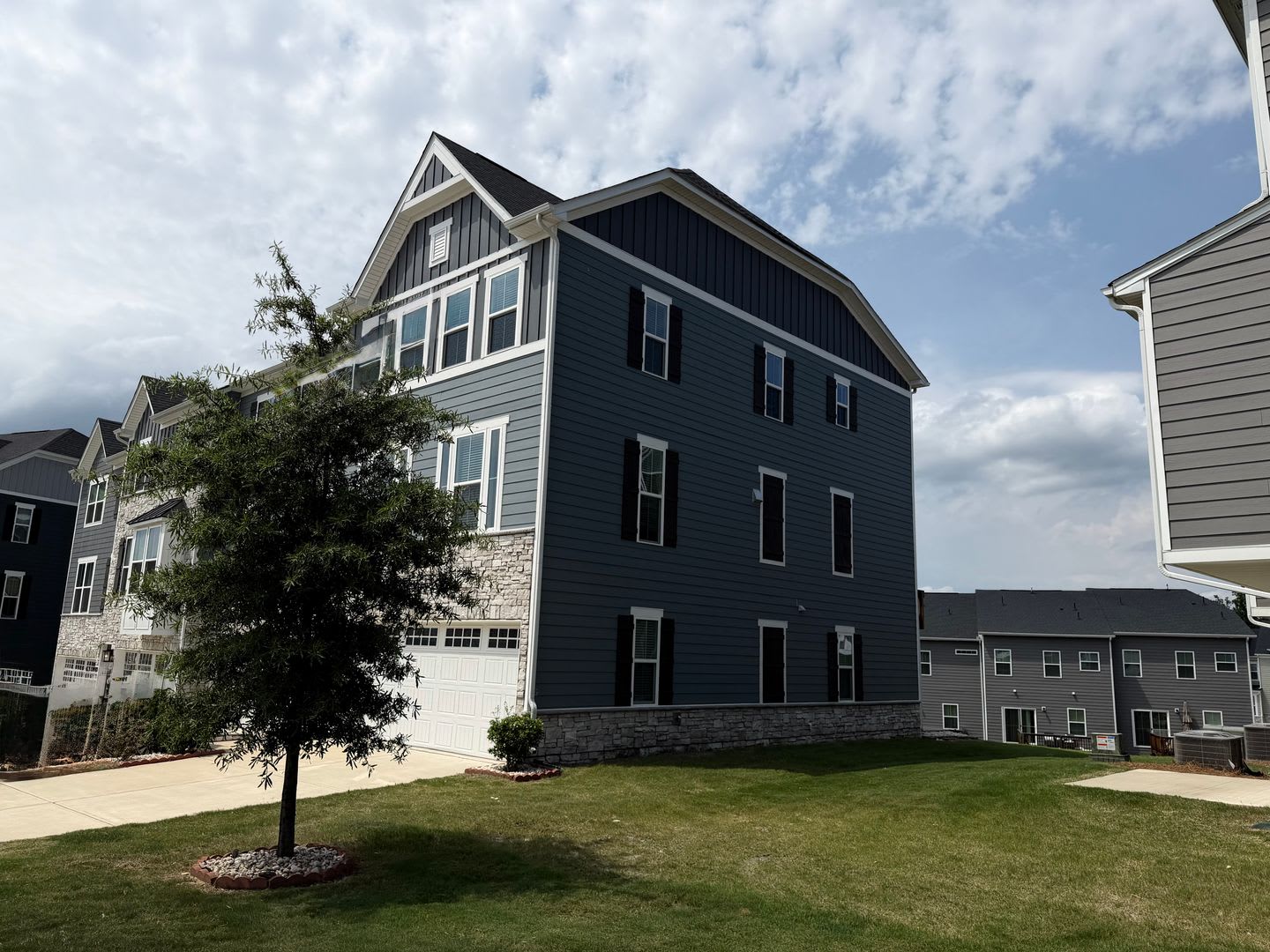 Exclusively Offered By Muse Realty Rentals Llc – photo 3
