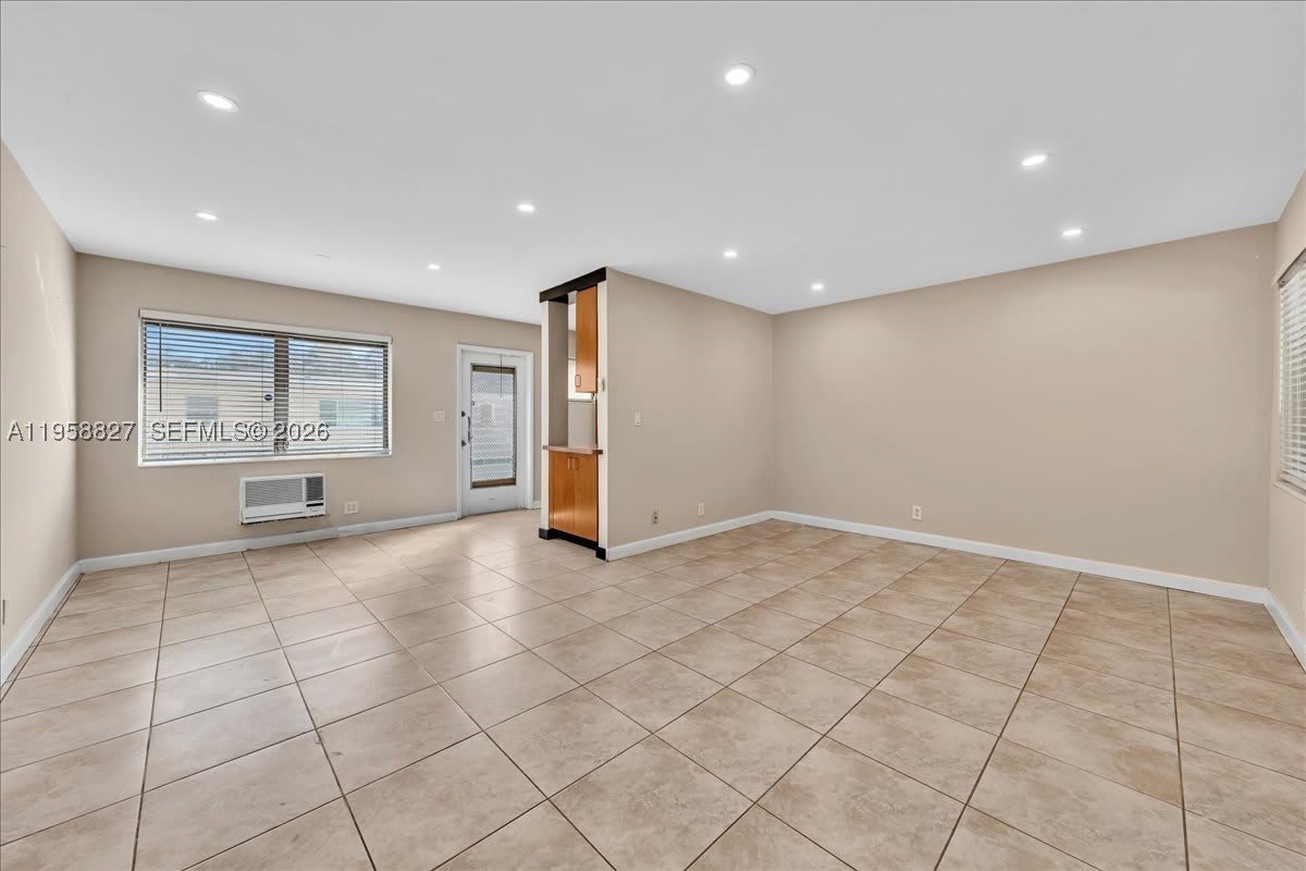 707 S 19Th Ave – photo 4