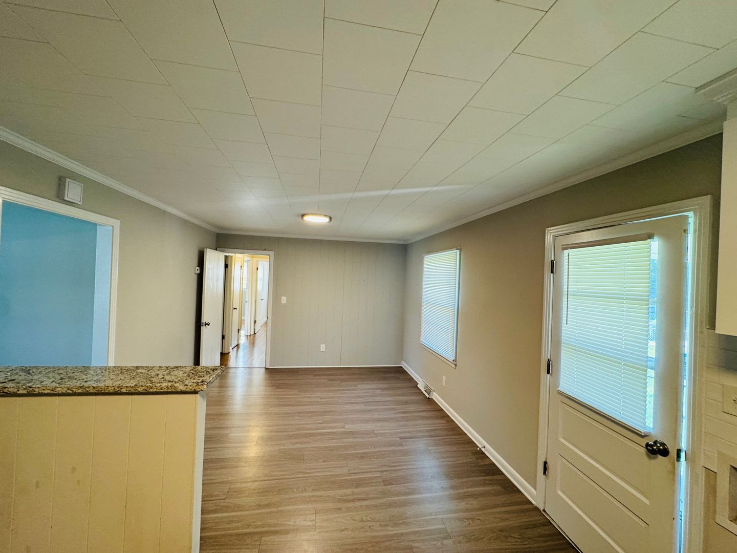 799 Sunderland Rd – photo 4